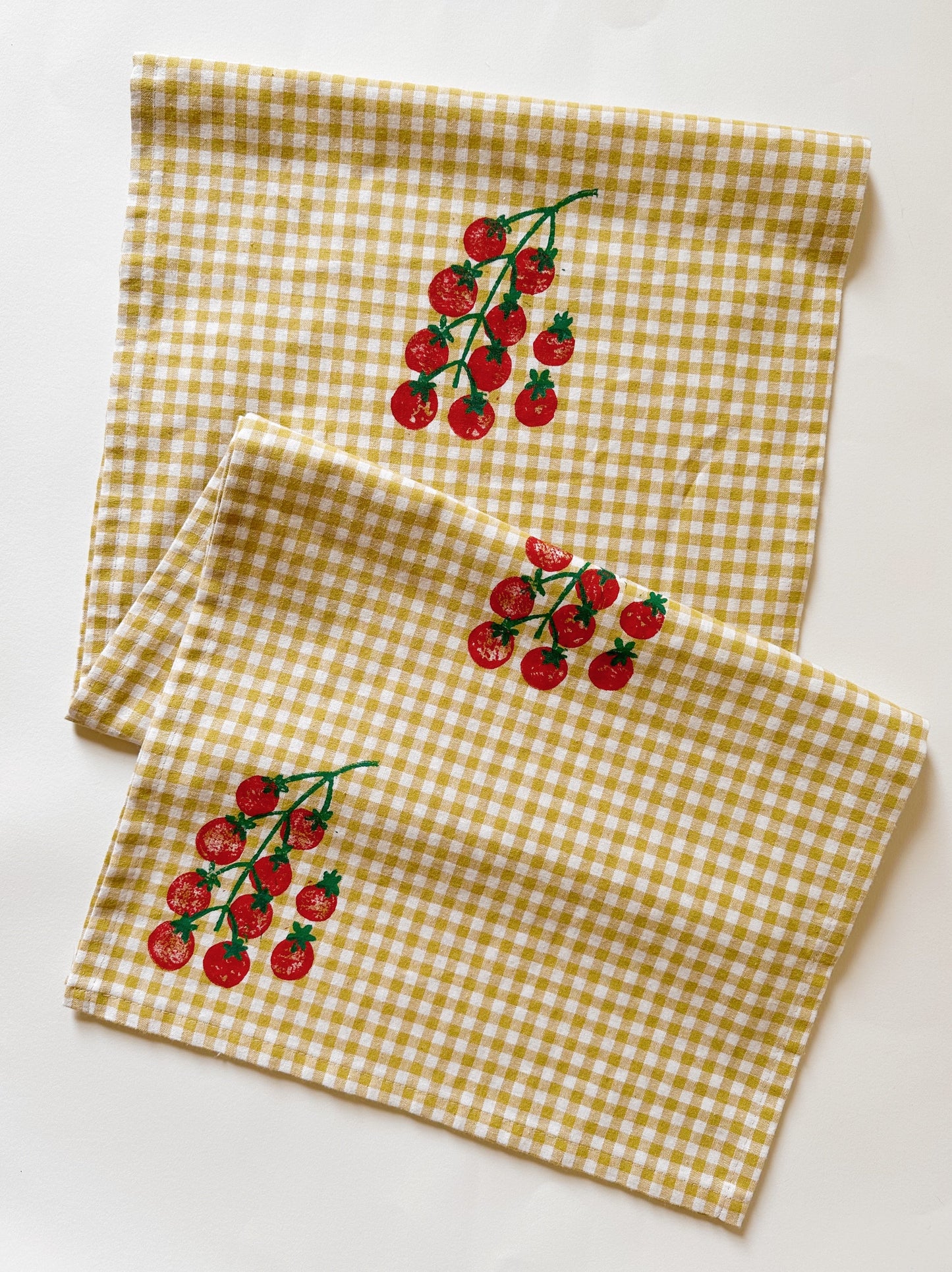 Tomatoes on Gingham Table Runner