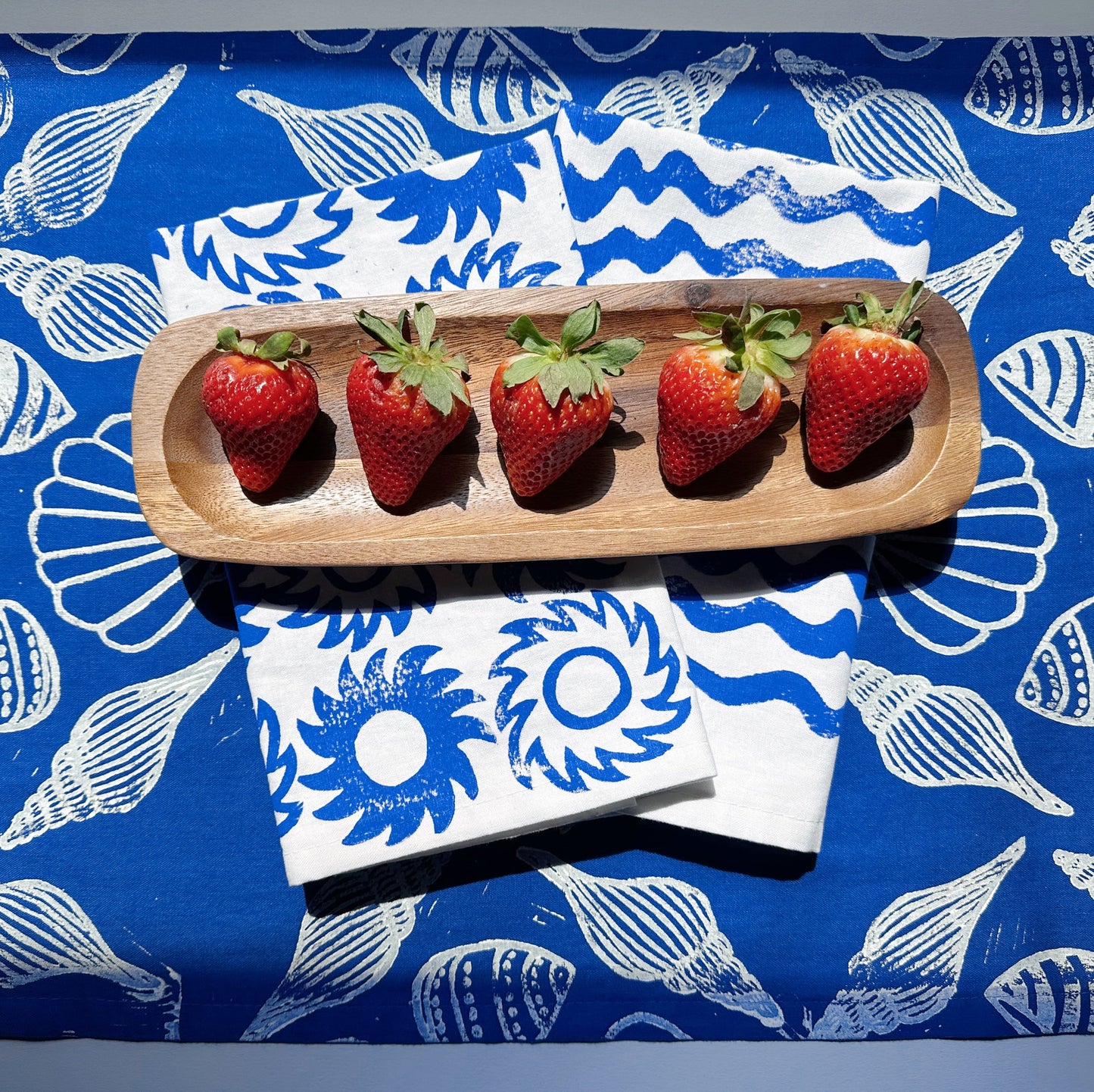 Suns on White Dinner Napkins