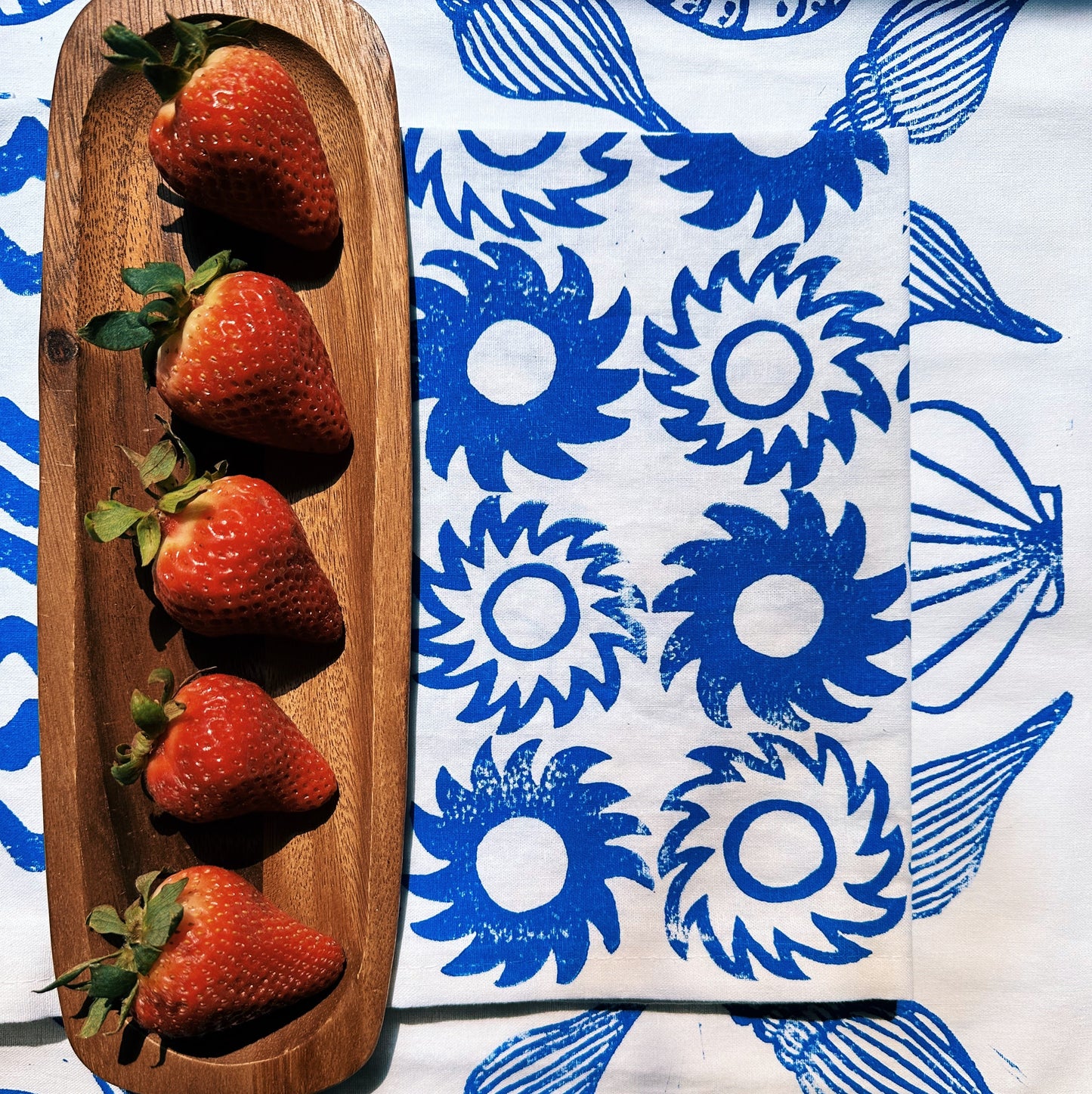 Suns on White Dinner Napkins