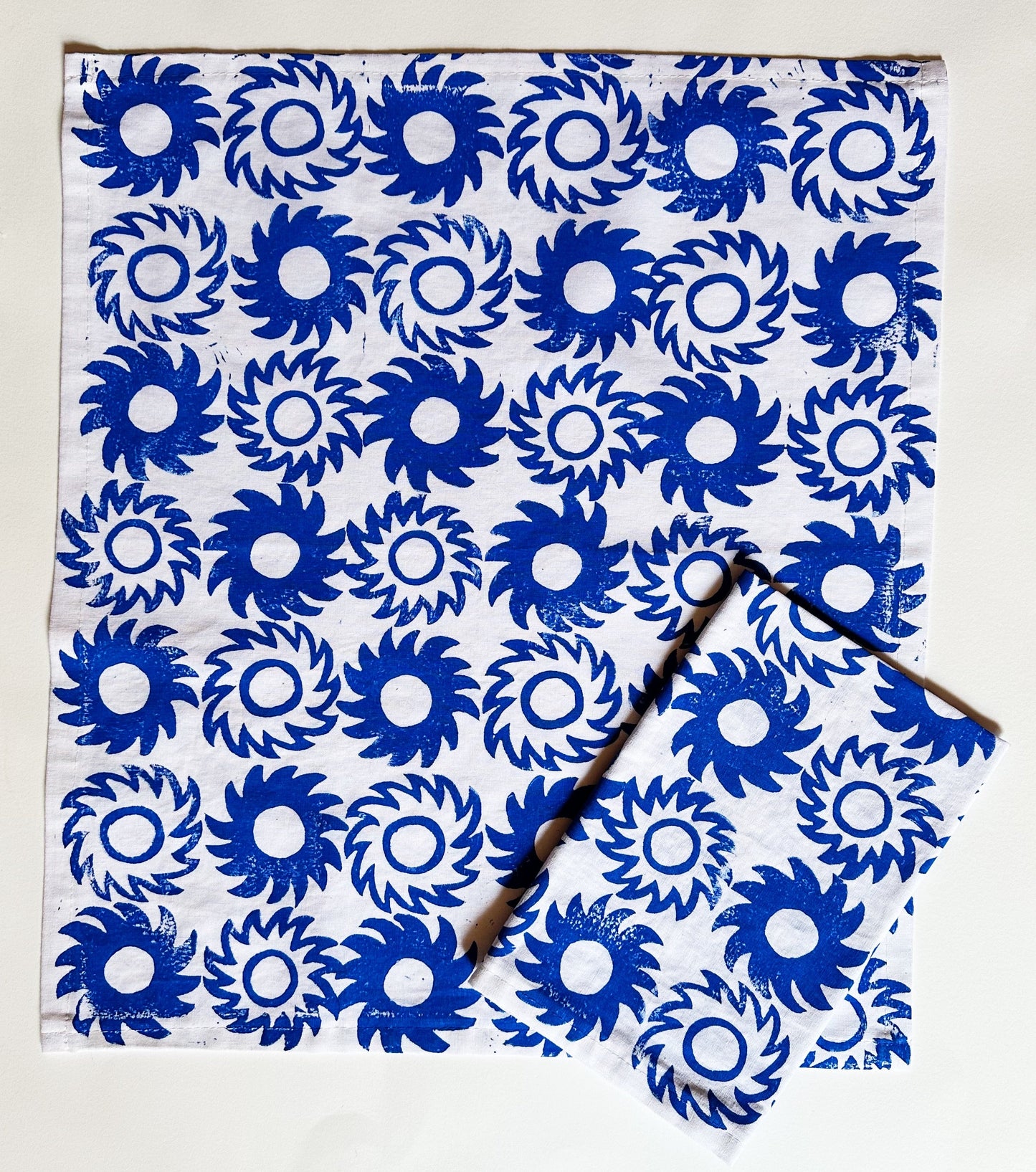 Suns on White Dinner Napkins