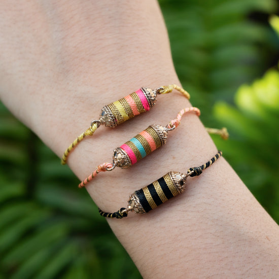 String Bracelet - Multicolored Barrel