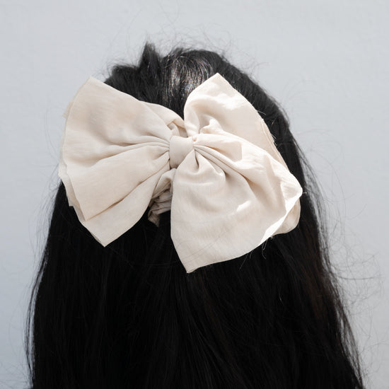 Load image into Gallery viewer, Bow Barrette &amp;amp; Scrunchie Set
