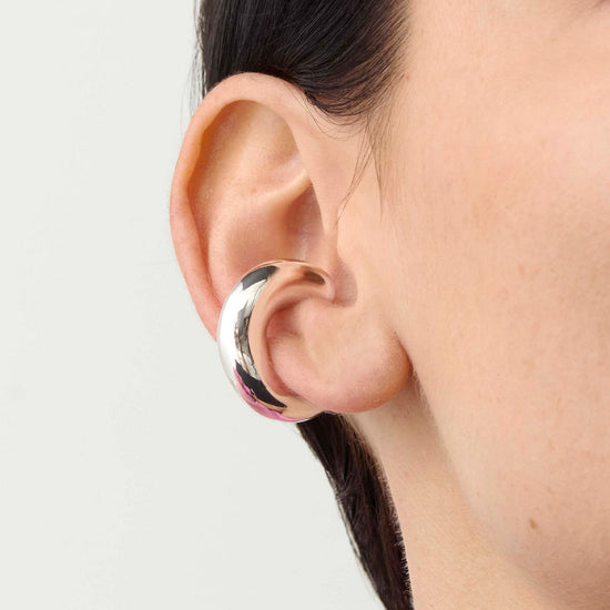 Load image into Gallery viewer, Tome Ear Cuff - Silver

