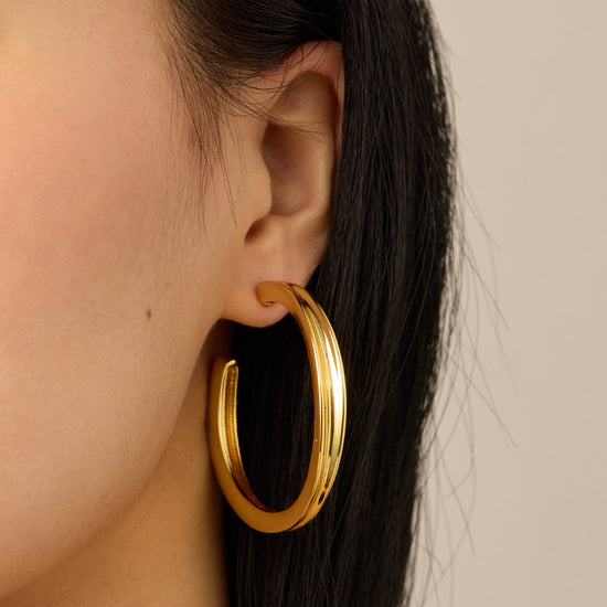 Load image into Gallery viewer, Slim Doune Hoops - Gold O/S
