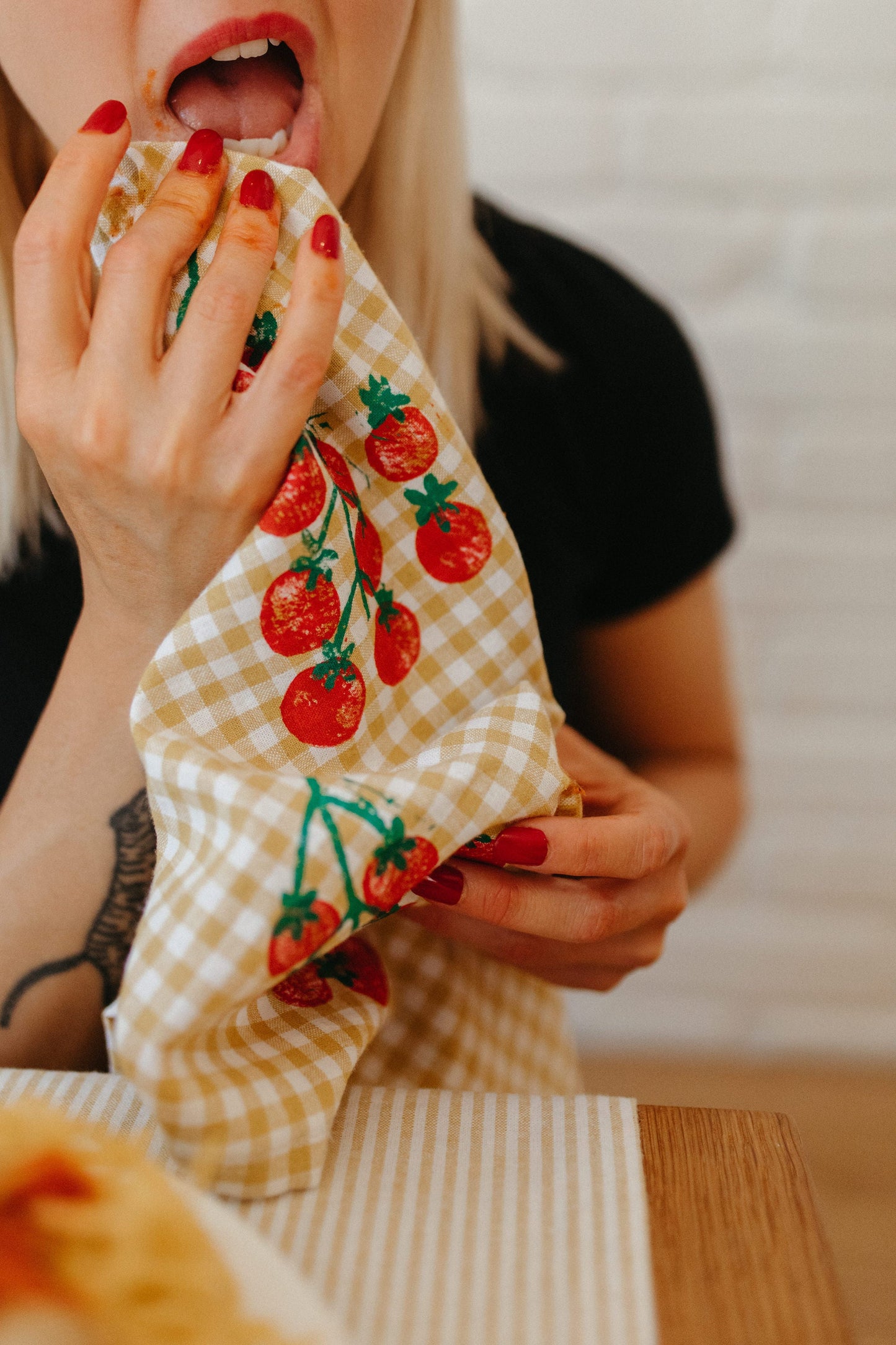 Tomatoes on Mustard Gingham Dinner Napkins