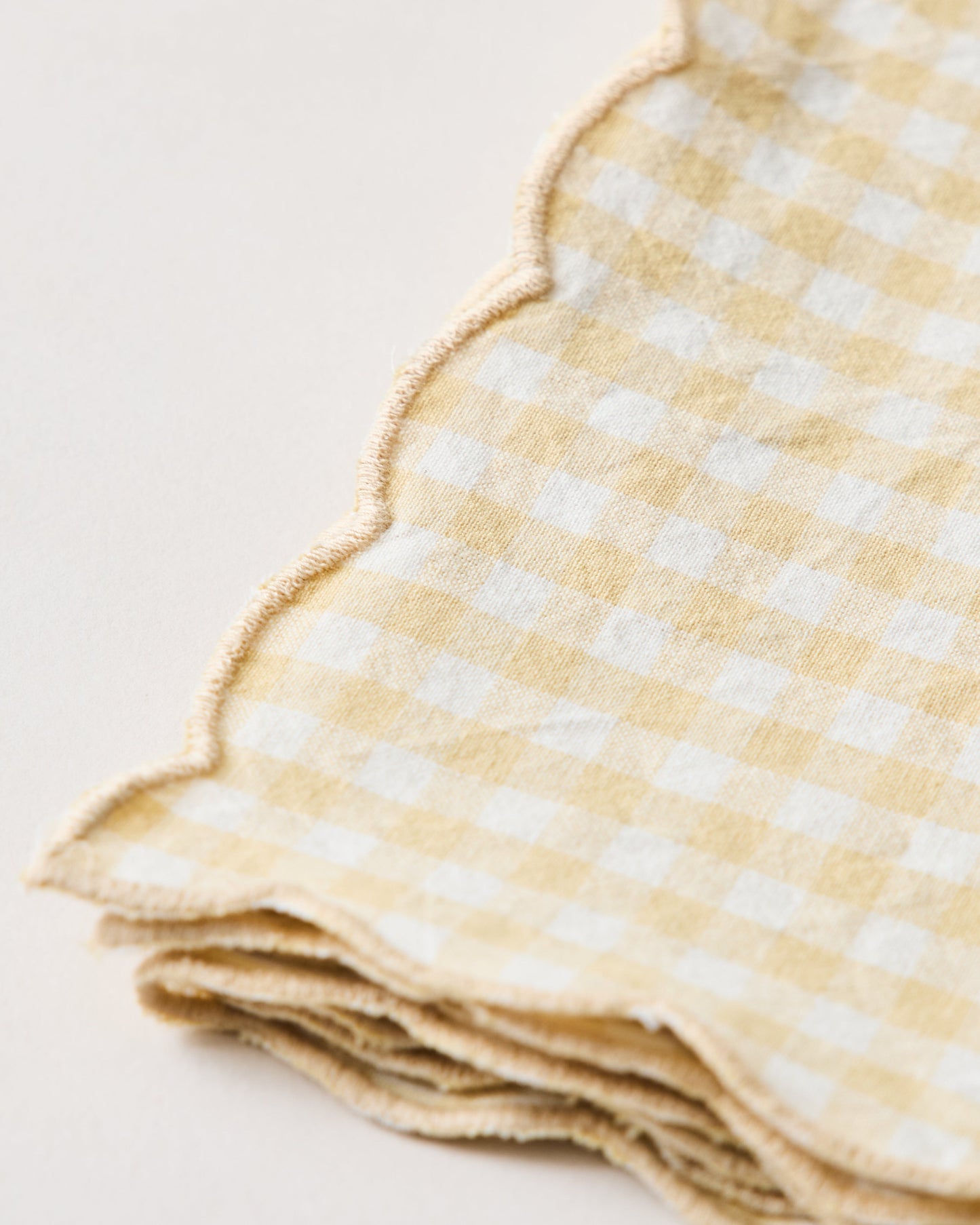 Petite Gingham Scalloped Napkins