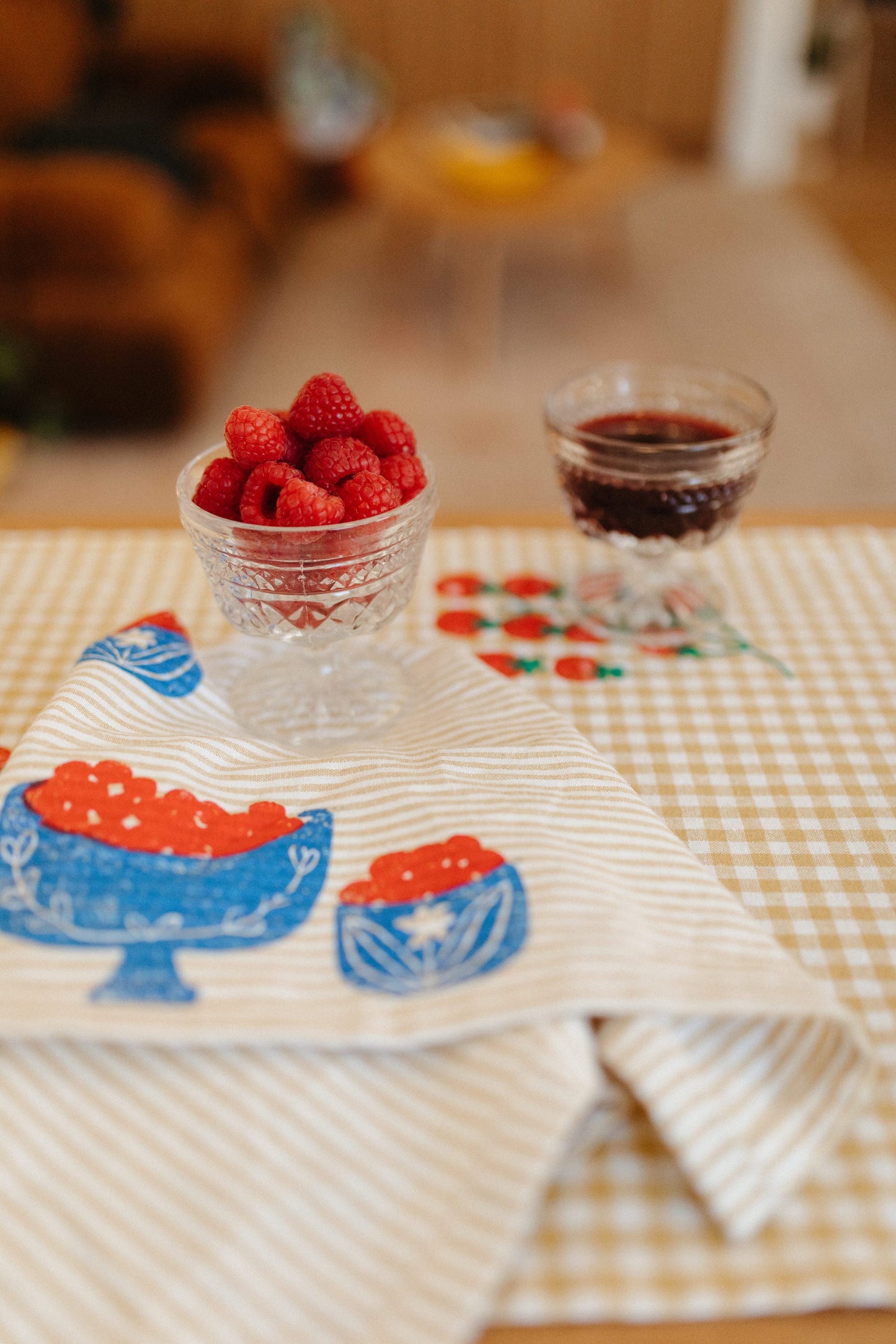 Berry Bowl on Stripe Dinner Napkins
