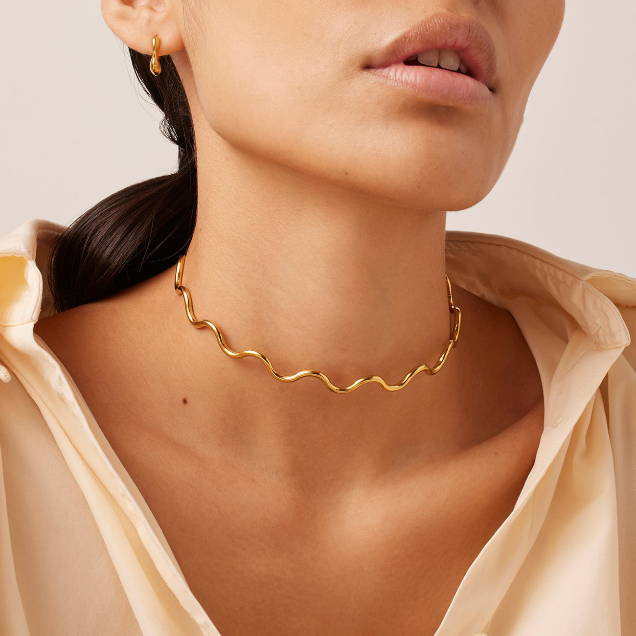 Load image into Gallery viewer, Squiggle Choker- Gold O/S
